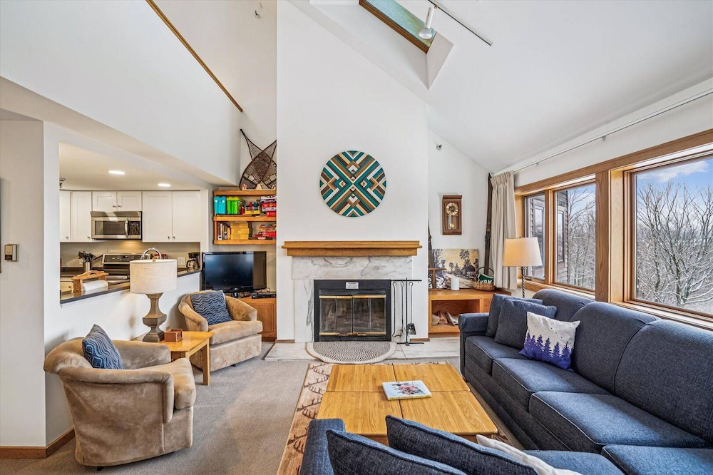 living room of ski-back killington, vt winter vacation rental