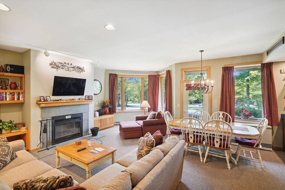 living room of highridge condo