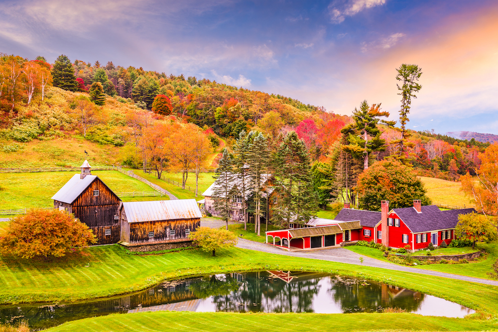 farmhouse in Woodstock, VT. during fall